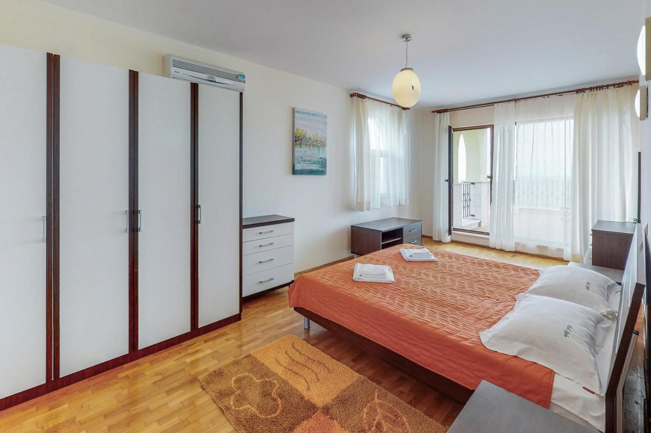 Lighthouse Luxe Estate Apart & Villas Μπαλτσίκ Εξωτερικό φωτογραφία